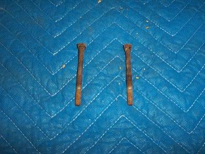 T 39 s Top bolts