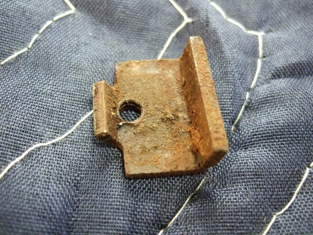 Wayne 100 A, B Side Panel Clip